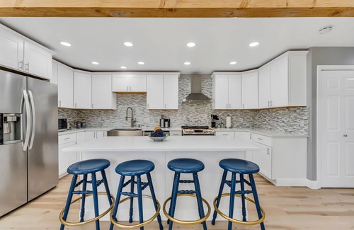 Northeast Reno Condo | Open calender. Washer/dryer. Complementary Netflix. Struck Gold