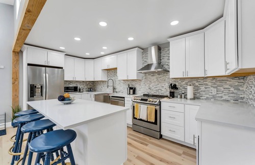 Northeast Reno Condo | Open calender. Washer/dryer. Complementary Netflix. Struck Gold