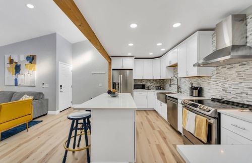 Northeast Reno Condo | Open calender. Washer/dryer. Complementary Netflix. Struck Gold