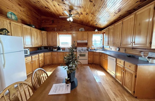 Bonshaw Cottage | Open Concept 4 Bedroom Cottage, Just Steps Away From South Shore Beach