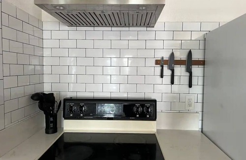 Santa Ana House | Open concept modern home: about 20 minutes or less to Disney,Malls, Beaches, etc