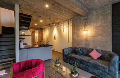 Astorga Apartment | Open Concept Penthouse Loft @ Nido Sky: Unit 17