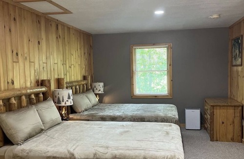 Wellston Cabin | Open Floor Plan Two Queen Bedroom in Manistee National Forest #3