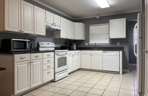 Gray Apartment | Open Floor Plan. Very Spacious 2 Bedroom Apt.