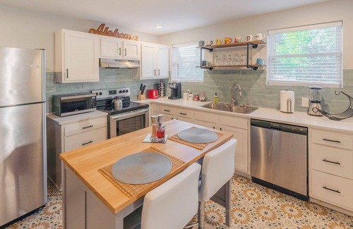 Five Points South House | Open flr pln & Kbed close to UAB