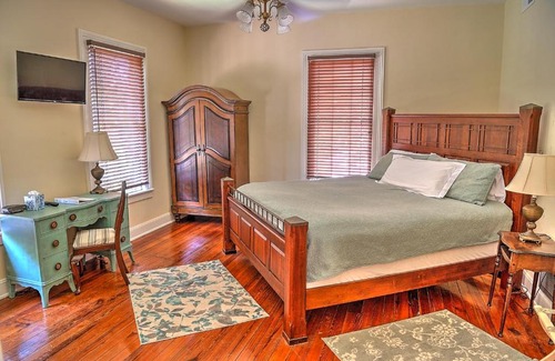 Darien Bed & Breakfast | Open Gates Bed & Breakfast