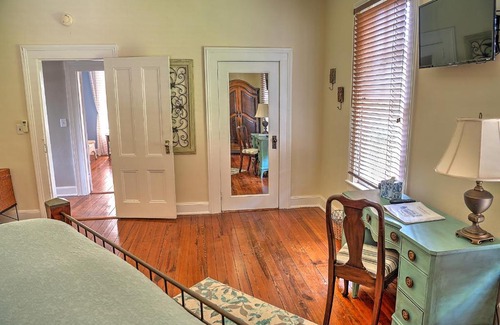 Darien Bed & Breakfast | Open Gates Bed & Breakfast