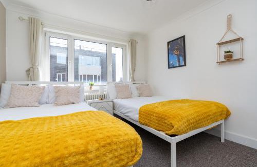 Old Portsmouth Apartment | Open Mind Property - Four Bedroom House