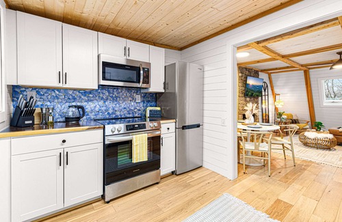 Blowing Rock Cabin | OPEN MT Luxe A-Frame w/Dome, Hot Tub & Sauna