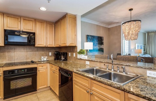 Pensacola Beach Condo | ❗️Open Sept 1-5 discounted🌴 Portofino RESORT 🌴Hear OCEAN WAVES from balcony