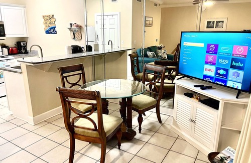 Long Beach Condo | OPEN Sept 19-26 GULF VIEW Two free beach chairs Mar-Oct LARGE BALCONY