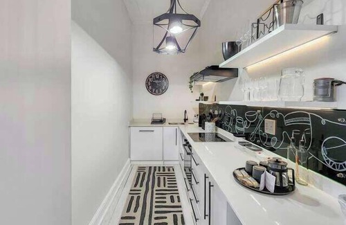 Observatory Apartment | Open Space 2-Bed Apt with Balcony in Observatory