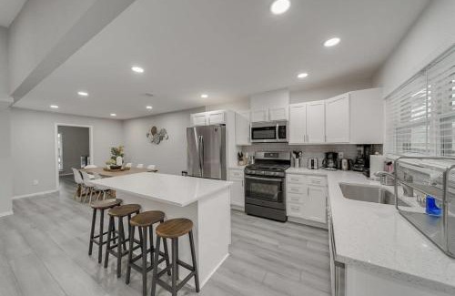 Garland House | Open Space Home for Family Groups with Privat Pool