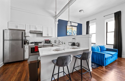 Central Business District Apartment | Open space lux studio near EWR - 1 min walk to Prudentialn