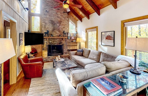 Forest Farms House | Open & spacious mountain home with hot tub, large deck, fireplace, & ski view