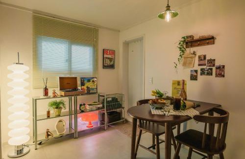 Sadang-dong Apartment | Opening Special,4 min to Airport Bus, 6 min to Olive Young, fast access to Gangnam, Jamsil, Jongno, Hongdae, Express Bus Terminal , anywhere in the city