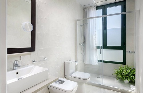 Penya-roja House | Opera House Valencia B&B