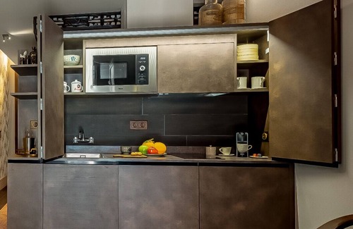 Moscardo Apartment | Opium Den by Justine Apartments