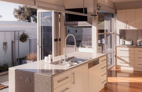 Opossum Bay House | Opossum Oasis: Waterfront Home in Opossum Bay