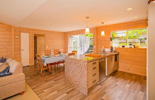 Opoutere House | Opoutere Oasis - Opoutere Holiday Home