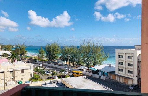 Hastings Apartment | Opp Sea, 5b Beach, Boardwalk, Restaurants and bars - 3 Bed 2 Bath
