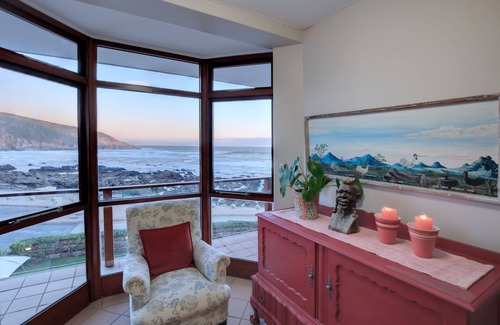 Herolds Bay Apartment | Oppiesee Selfcatering Apartments
