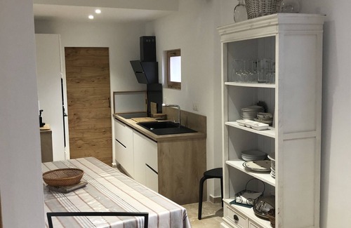 Arles City Centre House | Opposite Les Arenes and La Major