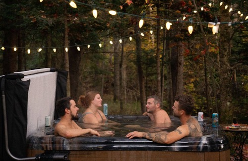 Frampton Ski Chalet | Oppy Shack located directly on the wildlife preserve at Miller Zoo.
