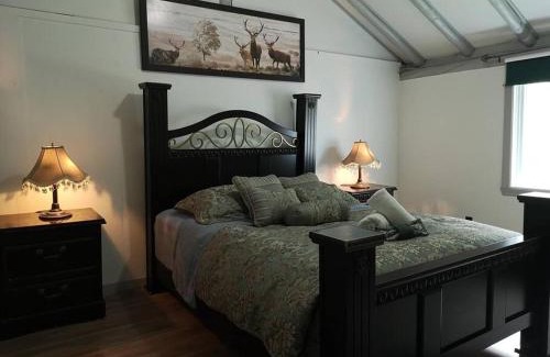 Frampton Ski Chalet | OPPY SHACK - SPA, BABY FOOT, BASKETBALL, LAC, RIVIERE
