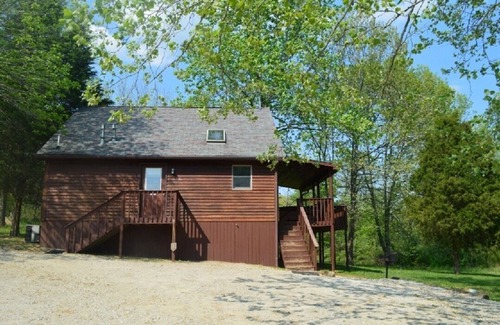 Eckerty Cabin | Optimum Cabin 9 with Jacuzzi and HOT TUB on Patoka Lake in Southern Indiana