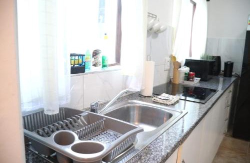 Trawal Apartment | Optimum Stay Self Catering Accommodation - Twin Room 2 Single Beds
