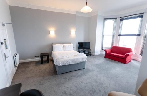 Douglas Hotel | Opul Boutique