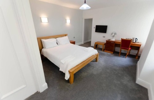 Douglas Hotel | Opul Boutique