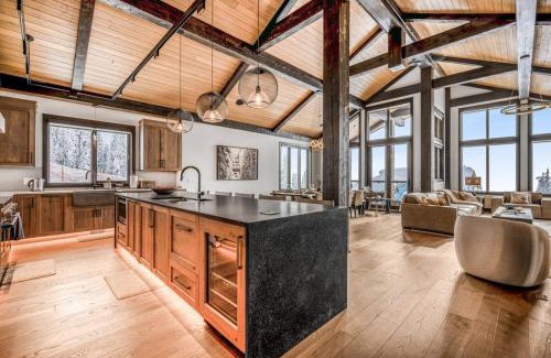 Big White Ski Resort Ski Chalet | Opulence At Big White