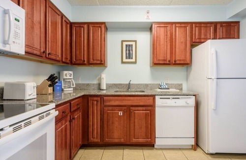 Atlantic City Condo | Opulent Club Wyndham Skyline Tower, 2 Bedroom Deluxe Suite, A Mile to Delectable Restaurants
