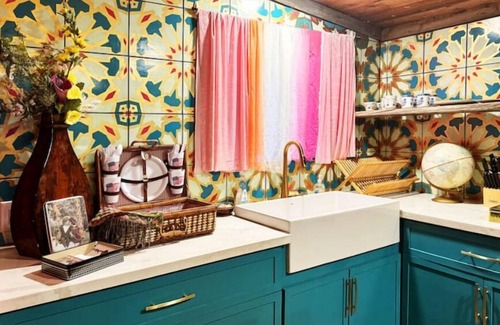 Wineglass Cabin | Opulent Healing Home Yellowstonenn