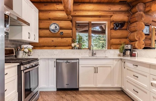 Kent Ski Chalet | Opulent Oaks Chaletn