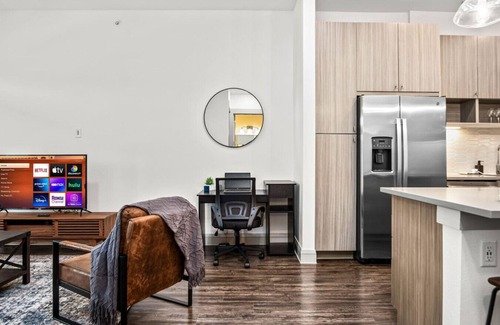 West Oak Hill Apartment | Opulent Retreat| 1BR 1 Bath | Pool & Golf Sim