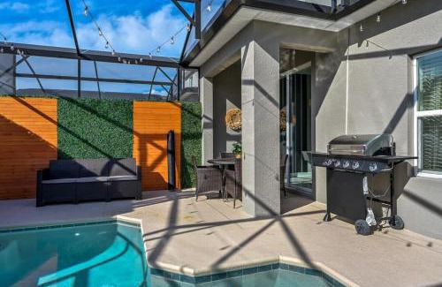 Kissimmee House | Opulent Retreat Themed Bedrooms and Pool Paradise