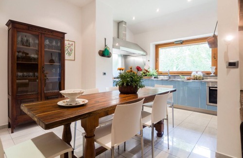Terni Villa | Opulent Villa Private Heated Pool and Park, Volley Ball, Table Tennis, Whirlpool