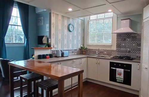Kaipara District Apartment | Opulent1-Bdr elegant Guest-Wing at the 150-yr-old Aratapu School House