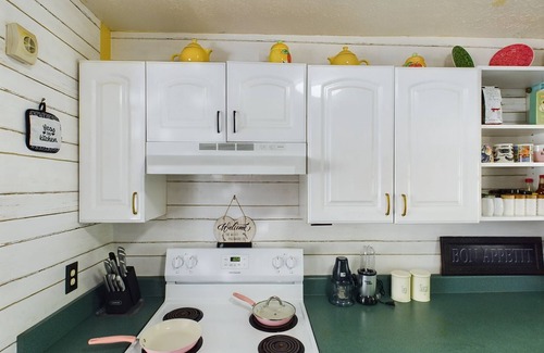 Pine Forest House | Opuluxe Enjoy Fayetteville's Unit 1 Hidden Gem!