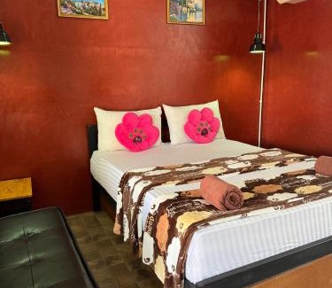 San Kamphaeng Hotel | Ora House