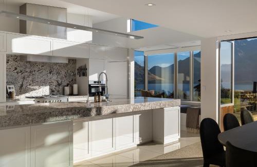 Kawarau Falls Villa | Oraka Lakeside Retreat by Sotheby's Luxury Rental Homes