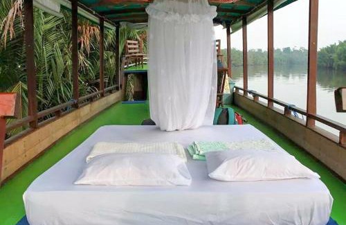 Kumai Boat Rental | Orang Utan Houseboat 2