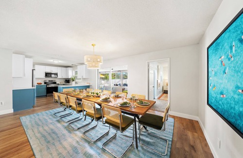 Palma Sola House | Orange Blossom~6mi to beach~Htd Pool+Hot Tub~Gameroom~Gym~Fire Pit~Playground