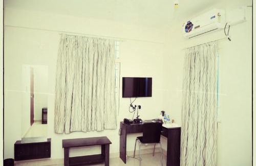 Chikkajala Hotel | Orange Corner, Near Kempegowda Airport, Airport Pickup And Drop Available 24x7