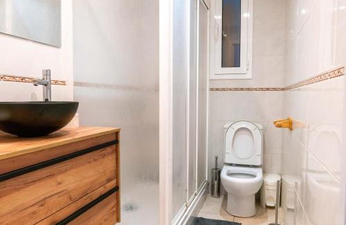 La Font de la Guatlla Apartment | Orange crush Barcelona