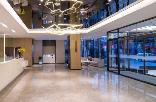 Fengtai Hotel | Orange Crystal Beijing South Station Wood Garden Hotel