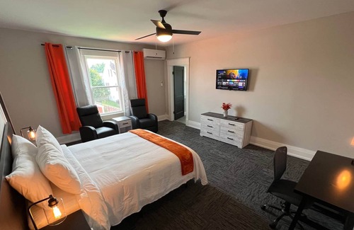 Leitchfield Other | Orange Dream Room 🚭